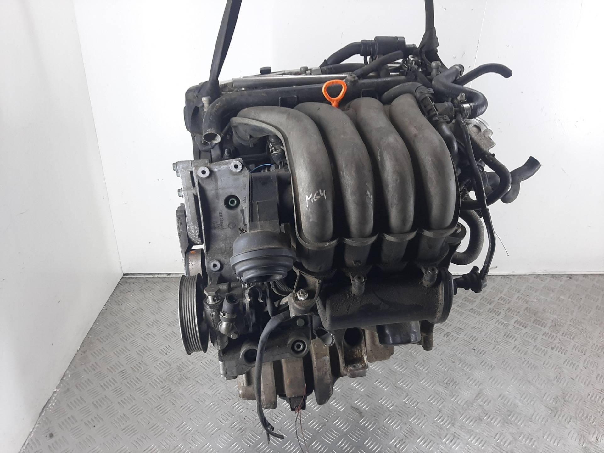 Двигатель Audi A4 2.0л 2004