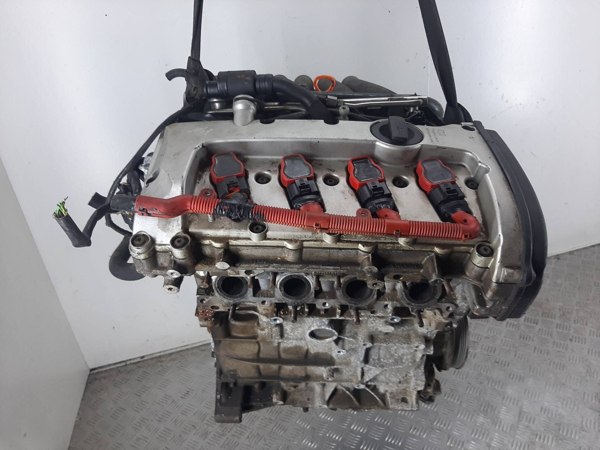 Двигатель Audi A4 2.0л 2004 — фото 3
