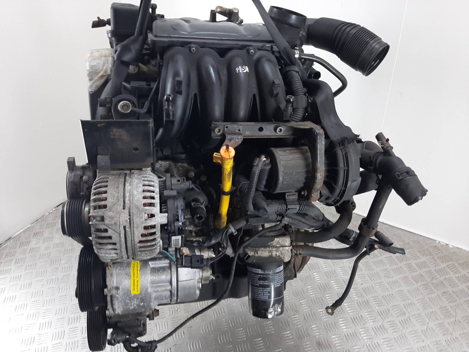 Двигатель Audi A3 1.6л AVU 2002