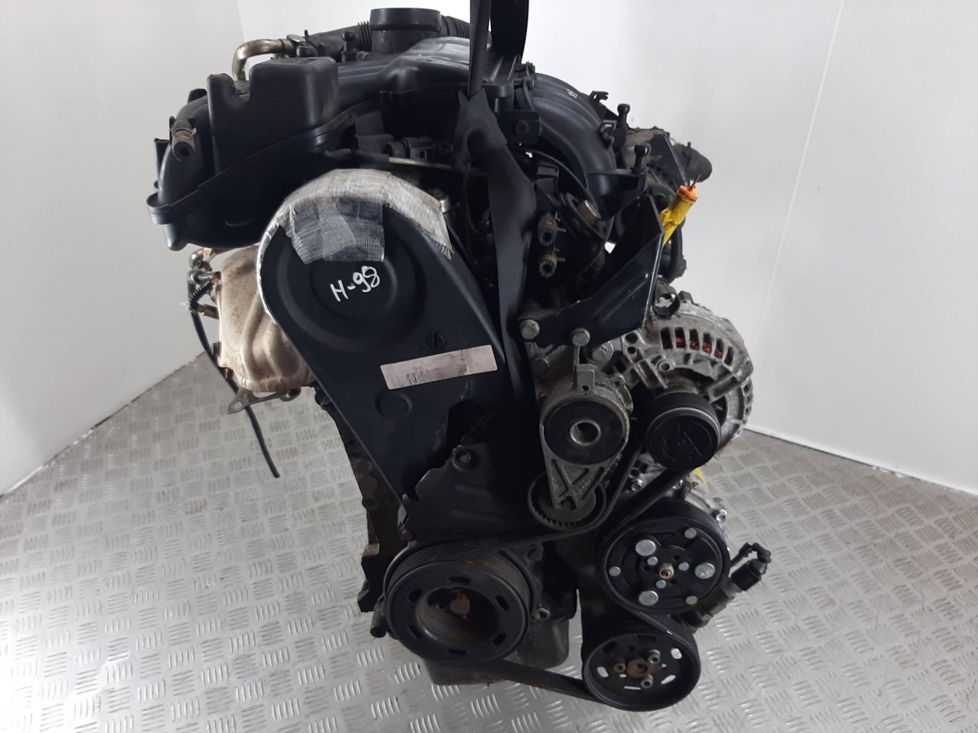 Двигатель Audi A3 1.6л AVU 2002 — фото 2