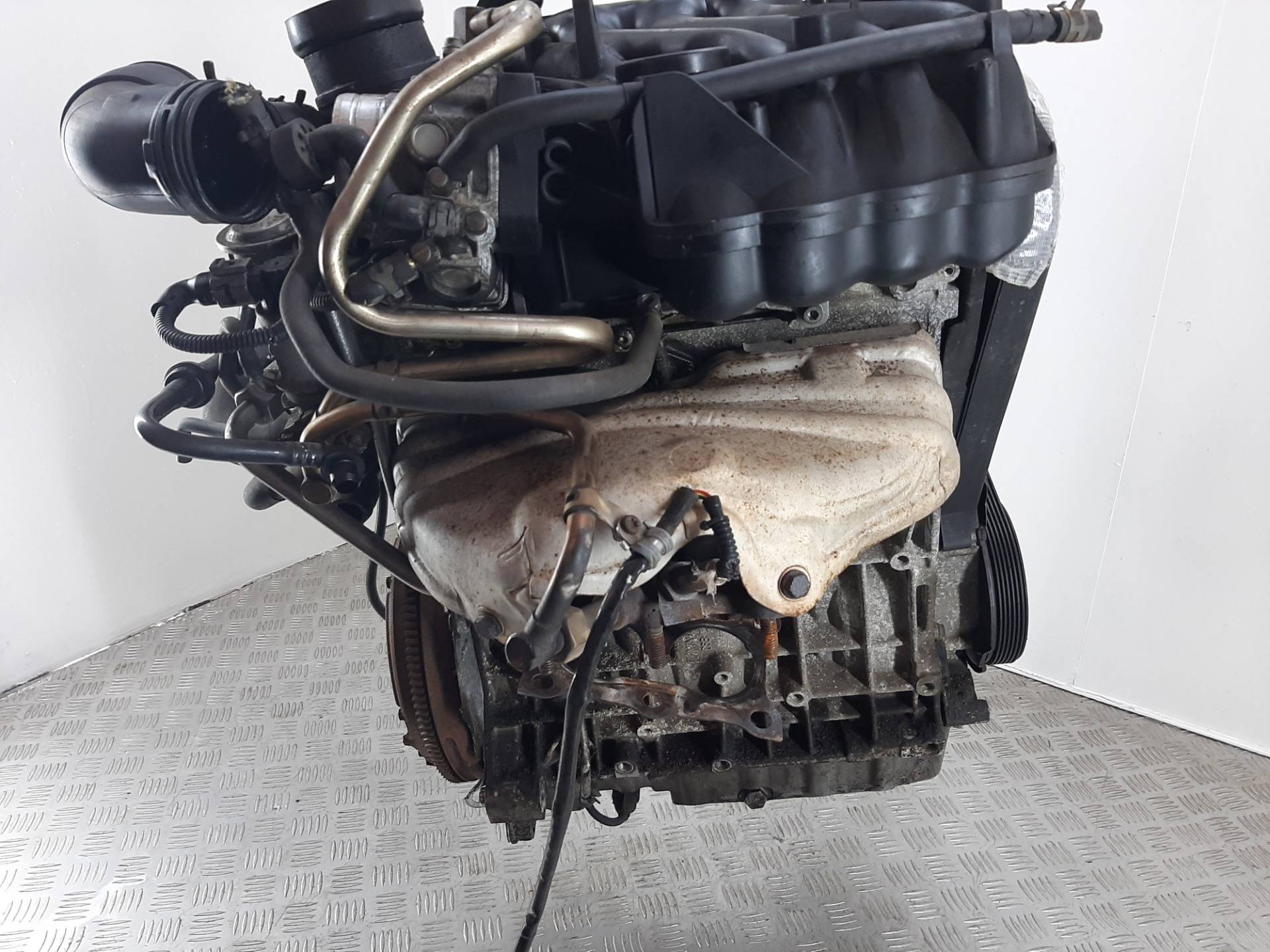 Двигатель Audi A3 1.6л AVU 2002 — фото 3