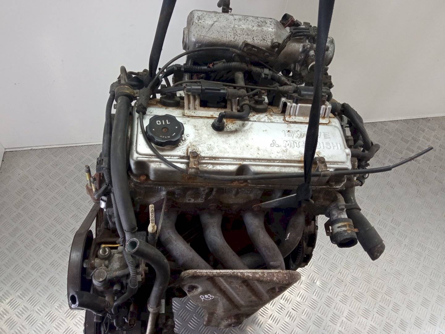 Двигатель Mitsubishi Space Runner 2.0л 4G63 1999