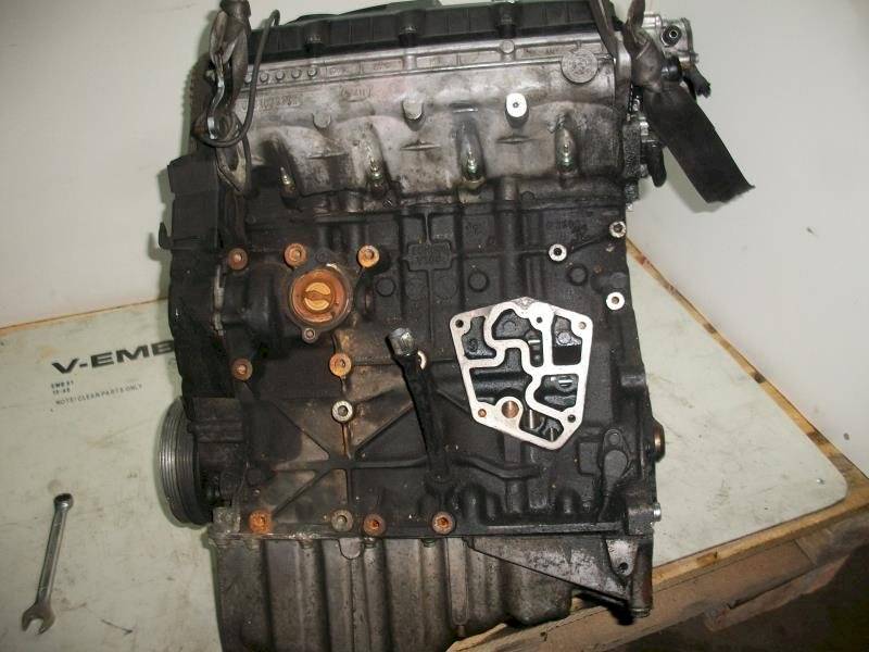 Двигатель Volkswagen Passat 1.9л AWX 2003 — фото 3