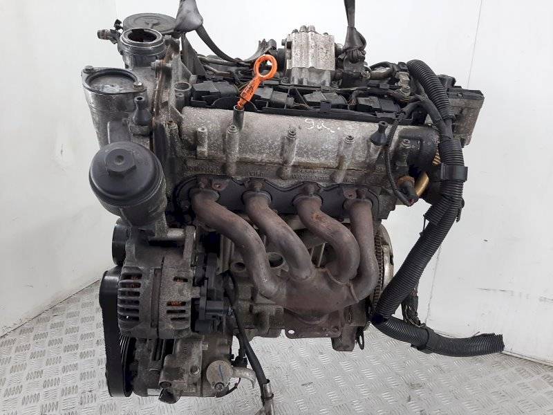 Двигатель Volkswagen Polo 1.4л AXU 2005 — фото 2