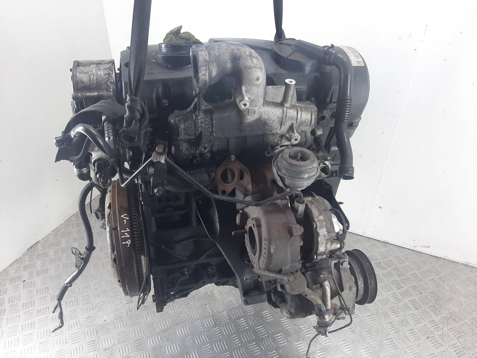 Двигатель Volkswagen Passat 1.9л AVB 2004 — фото 3