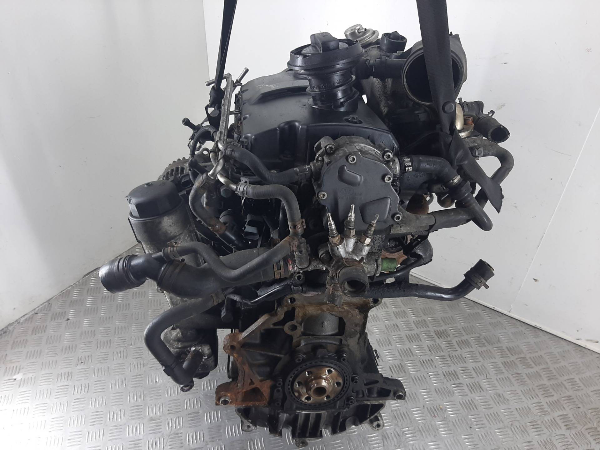 Двигатель Volkswagen Golf 1.9л AXR 2003 — фото 2