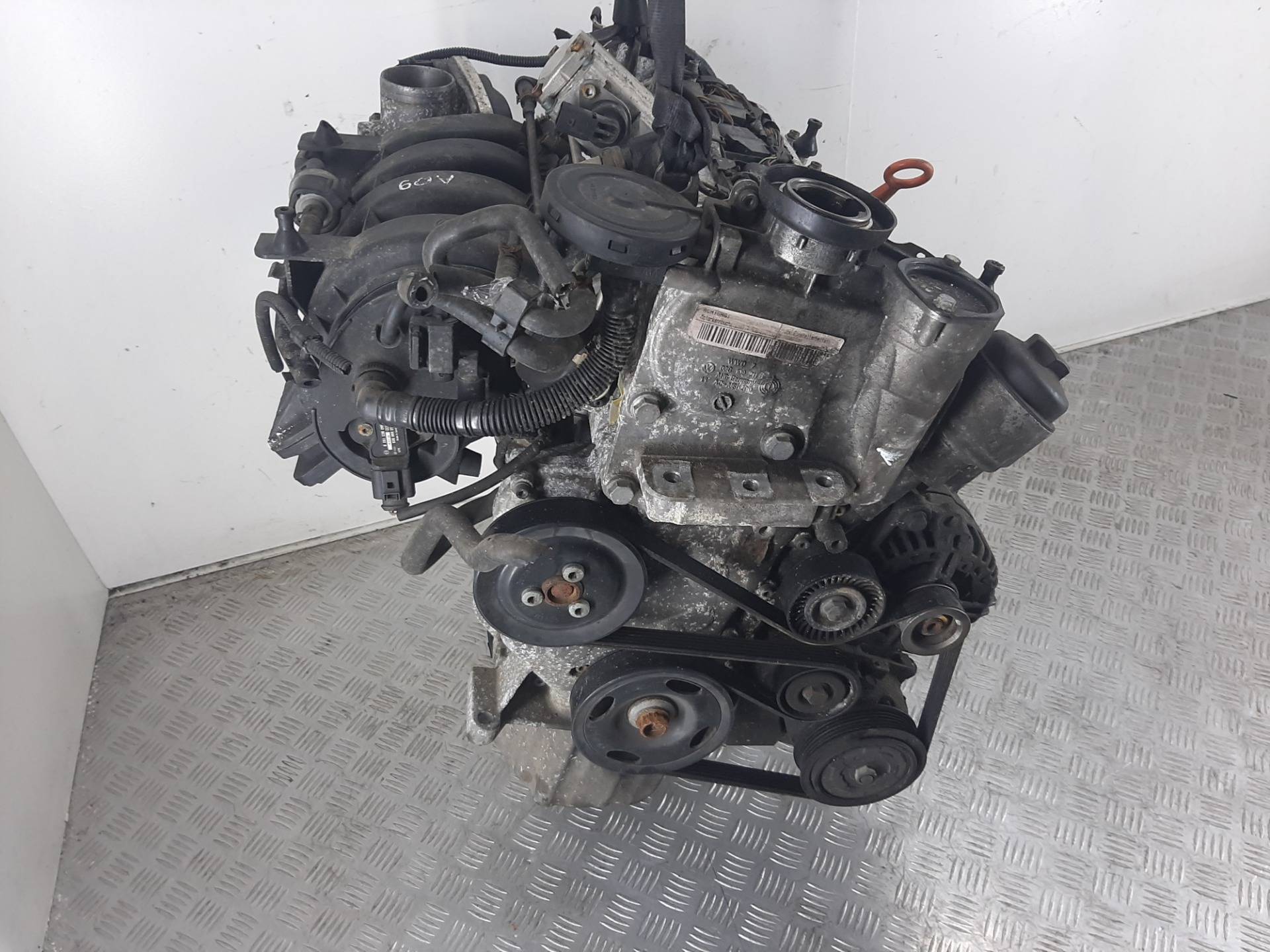Двигатель Volkswagen Polo 1.4л AXU 2004 — фото 2