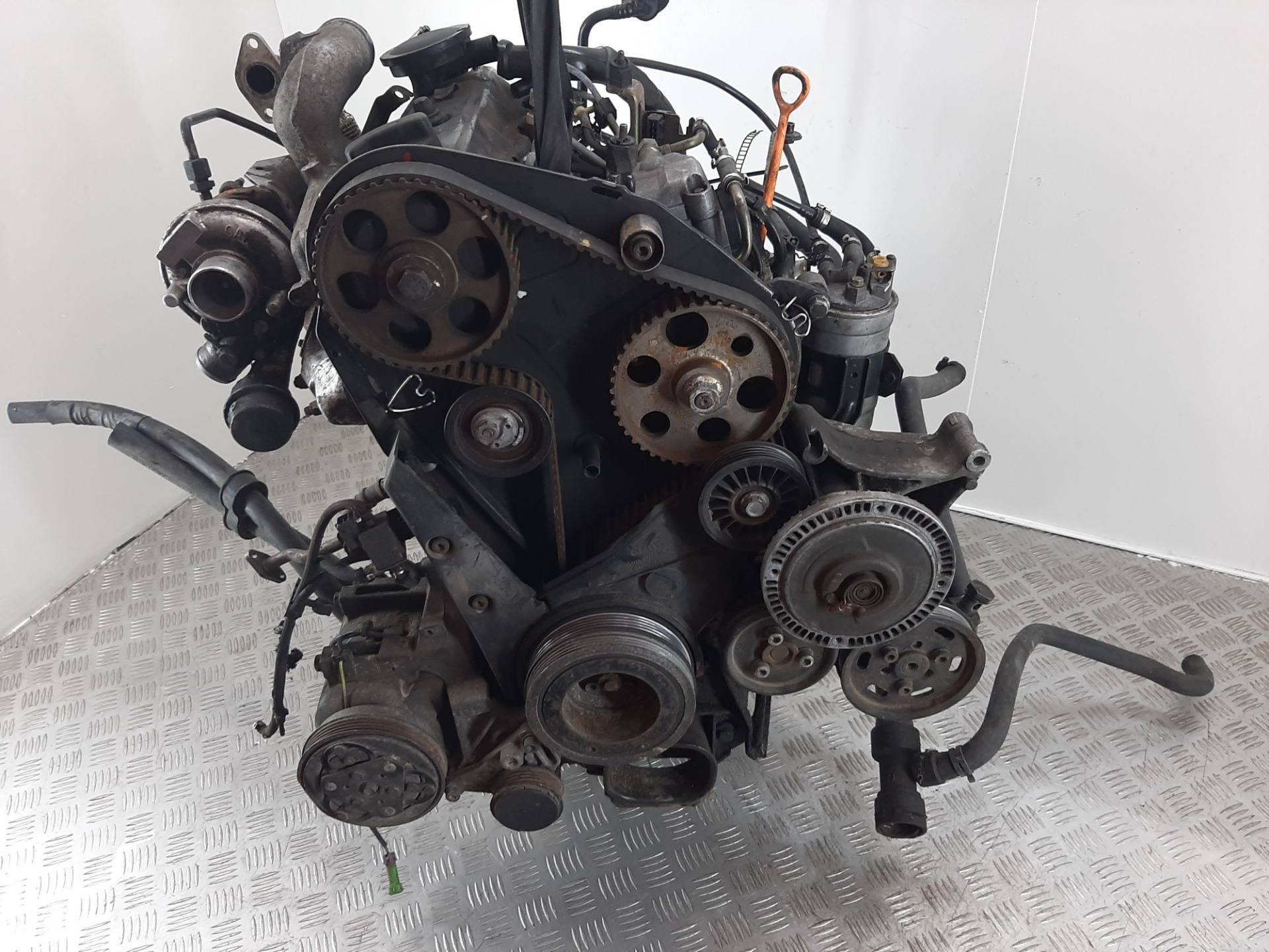 Двигатель Volkswagen Passat 1.9л 1998 — фото 2