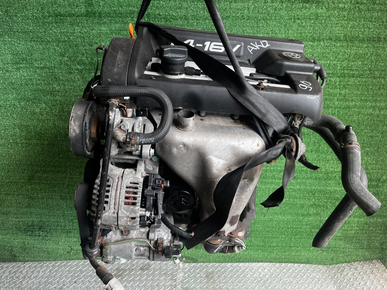 Двигатель Volkswagen Golf 1.4л 2000 — фото 2