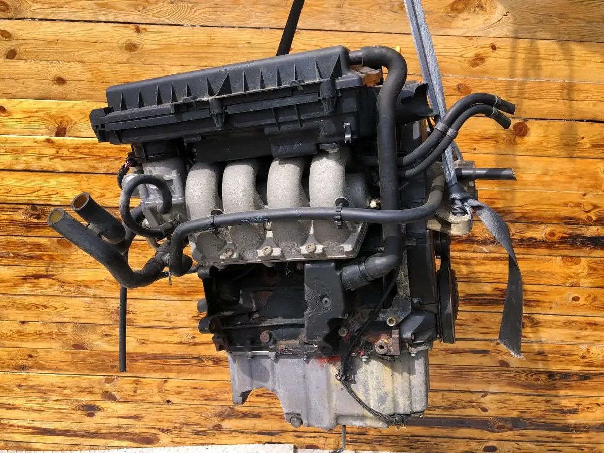 Двигатель Volkswagen Golf 1.6л 2003 — фото 4