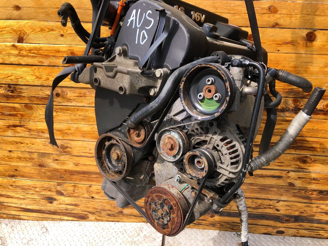 Двигатель Volkswagen Golf 1.6л 2003 — фото 3