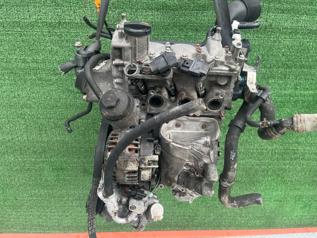 Двигатель Volkswagen Polo 1.2л 2002 — фото 2