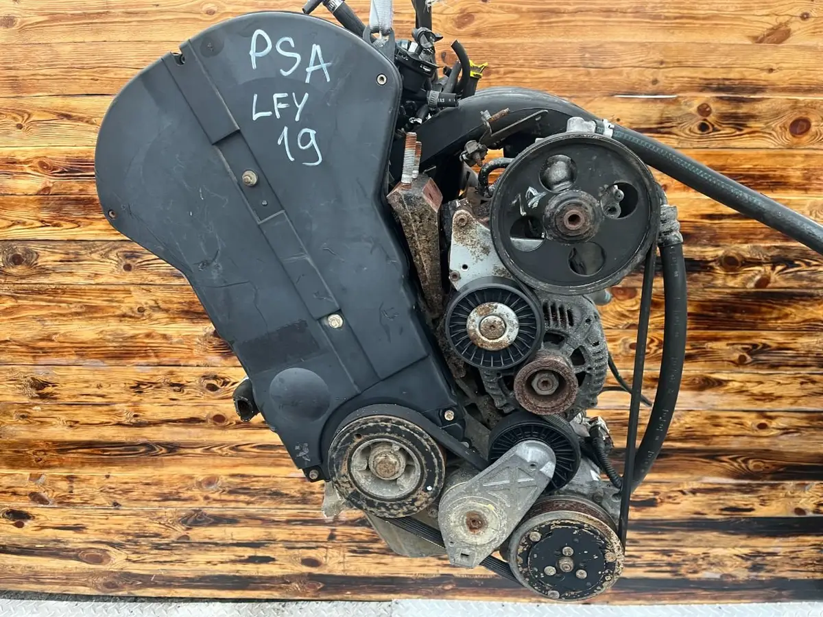 Двигатель Peugeot 406 1.8л 2001