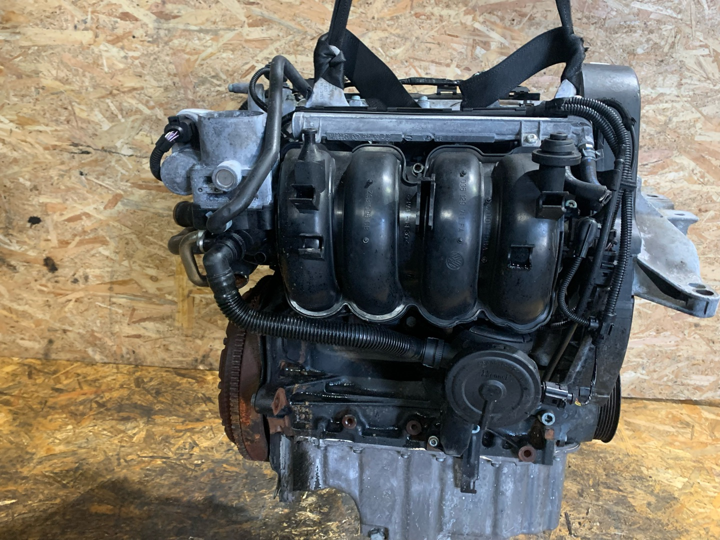 Двигатель Volkswagen Golf 4 1.6л 2001 — фото 3