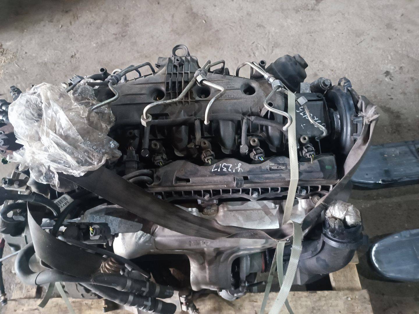 Двигатель Volvo C30 2л 2011