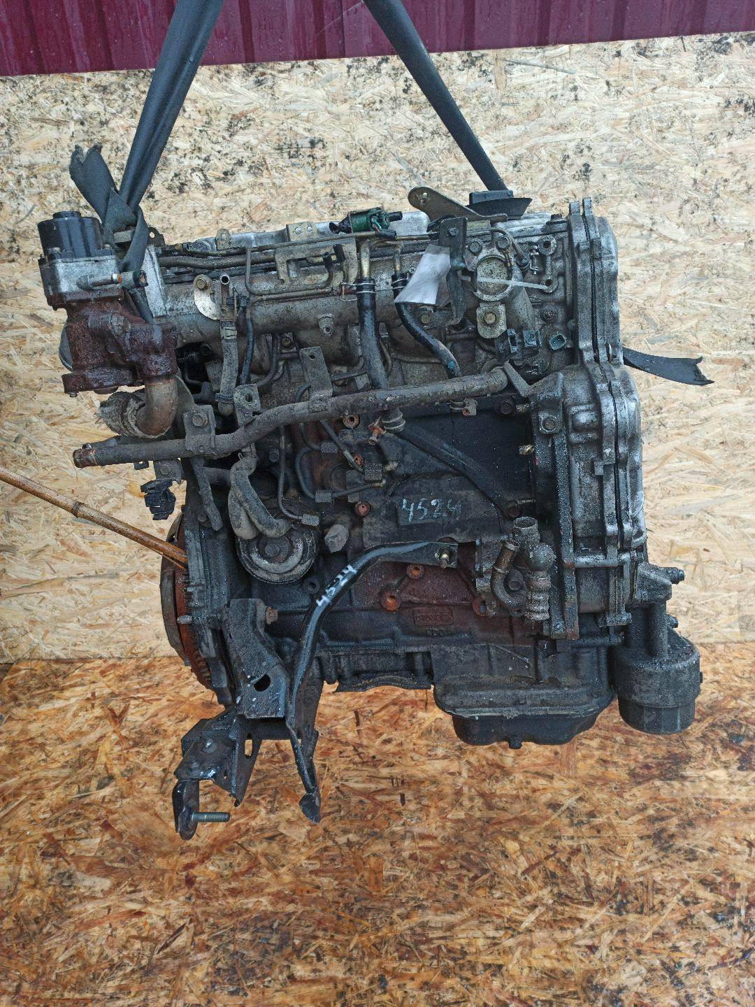 Двигатель Nissan Almera Tino V10 2.2л 2003 — фото 3