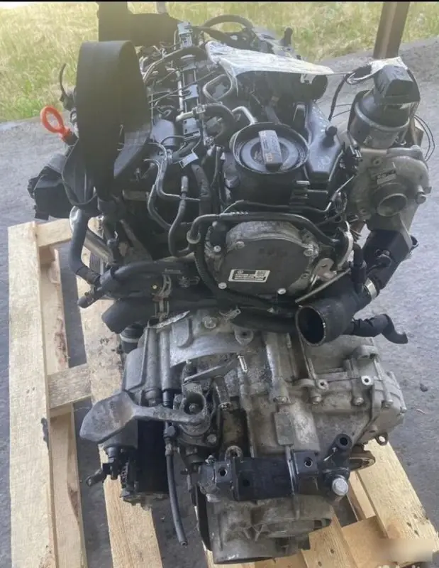 Двигатель Audi CFHD CFHB