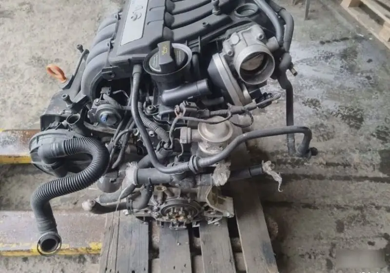 Двигатель Volkswagen Jetta 5 06A100098LX BSE — фото 3